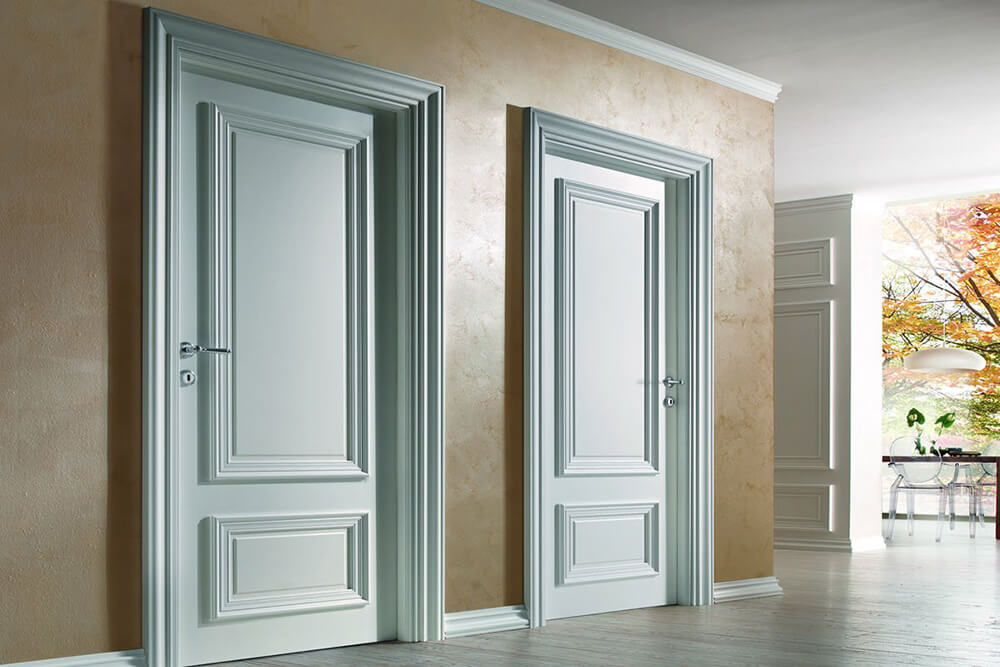 Бирюзовые двери комнат с эмалью